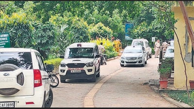 The shocking murder, which took place at 11.50am, took place a mere 100m away from a police station, officers said. (HT Photo) The shocking murder, which took place at 11.50am, took place a mere 100m away from a police station, officers said. (HT Photo)