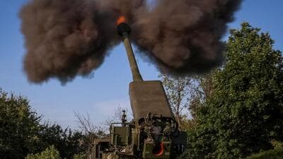 Ukrainian servicemen fire a Ukrainian self-propelled howitzer 2C22 Bohdana toward Russian positions, amid Russia's attack on Ukraine (REUTERS) Ukrainian servicemen fire a Ukrainian self-propelled howitzer 2C22 Bohdana toward Russian positions, amid Russia's attack on Ukraine (REUTERS)