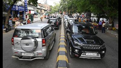 Vehicles parked in no parking zone. (File Photo)