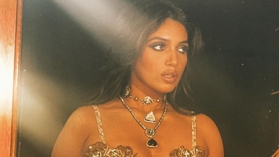 Bhumi called her bronze look “24 karat” while sharing pictures on Instagram. She thanked the stylist, makeup artist and hairstylist for letting her channel her “inner apsara” and making her a “golden queen”. Bhumi called her bronze look “24 karat” while sharing pictures on Instagram. She thanked the stylist, makeup artist and hairstylist for letting her channel her “inner apsara” and making her a “golden queen”. 