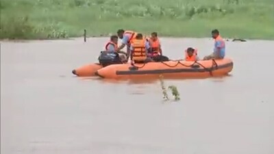 The timely response from the rescue team and local administration ensured the safe rescue of the stranded man in Devwadi village in Kolhapur.