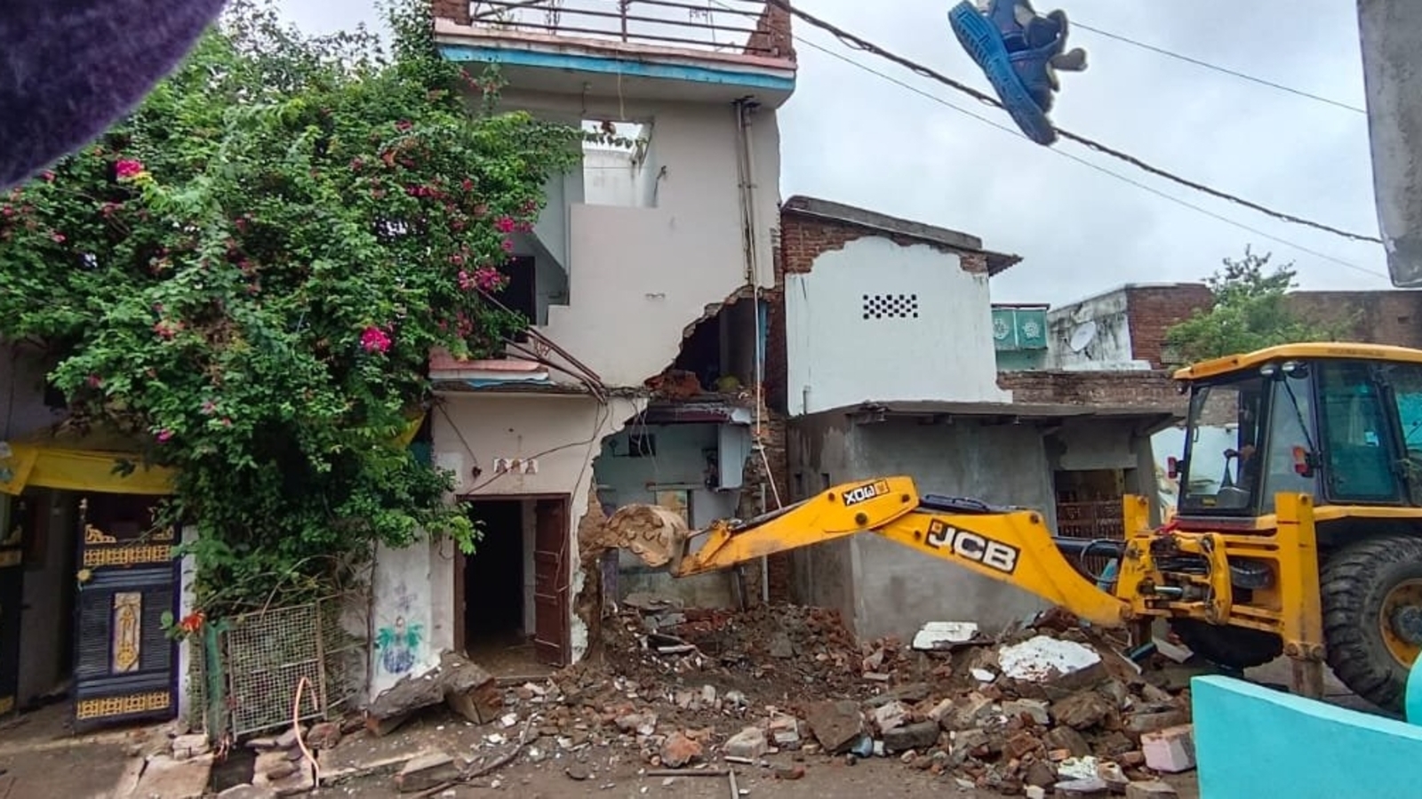 Houses of duo accused of raping 12-year-old girl in Madhya Pradesh bulldozed - Vimarsana News