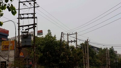 Risking his own safety, Goud swam in the flood waters and repaired the damaged wire which restored power supply to the entire village. (Manish/HT) (Representative Image) Risking his own safety, Goud swam in the flood waters and repaired the damaged wire which restored power supply to the entire village. (Manish/HT) (Representative Image)