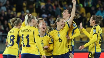 Sweden's defender #13 Amanda Ilestedt (C) celebrates (AFP) Sweden's defender #13 Amanda Ilestedt (C) celebrates (AFP)