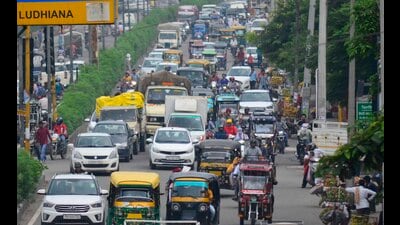 Traffic was hit at National Highway near Jalandhar Bypass after the police restricted traffic on grain market chowk following a religious function in Ludhiana. (HT PHOTO) Traffic was hit at National Highway near Jalandhar Bypass after the police restricted traffic on grain market chowk following a religious function in Ludhiana. (HT PHOTO)