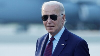U.S. President Joe Biden walks on the tarmac after arriving at Dover Air Force Base, in Dover, Delaware, U.S. July 28, 2023. REUTERS/Jonathan Ernst (REUTERS)