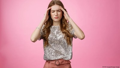 Migraine is more than just a bad headache. What ways are there to deal with migraine attacks? (DW/YAY Images/Imago Image) Migraine is more than just a bad headache. What ways are there to deal with migraine attacks? (DW/YAY Images/Imago Image)
