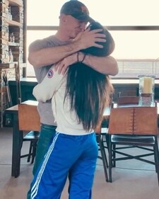 Gazzed, kissed and hugged (laurensanchez/ Instagram) Gazzed, kissed and hugged (laurensanchez/ Instagram)