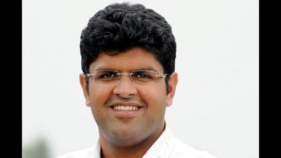 Deputy chief minister Dushyant Chautala on Saturday launched the “fair price shop” portal through which licences of 3,224 new ration depots will be allotted in different areas of the state. (HT File)