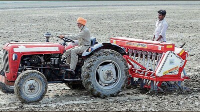 Farm mechanisation has also increased the incidence of accidents and casualties within the farmer community due to factors like unsafe machinery, lack of knowledge. (HT PHOTO)