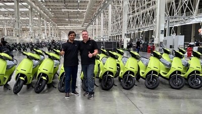 S1 Airs lined up at the Ola Futurefactory in Tamil Nadu's Krishnagiri (Image courtesy: twitter.com/bhash)