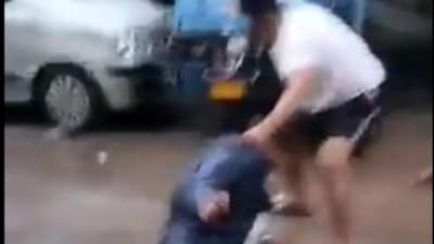 Zareen’s cousin Taufeeq Khan, who intervened in the scuffle, was also thrashed by the accused and his group of friends. (Twitter/screengrab) Zareen’s cousin Taufeeq Khan, who intervened in the scuffle, was also thrashed by the accused and his group of friends. (Twitter/screengrab)