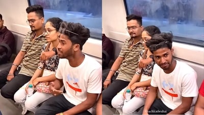 Man singing Nusrat Fateh Ali Khan’s Sanson Ki Mala in the Delhi Metro. (Instagram/@sachkadwahai)