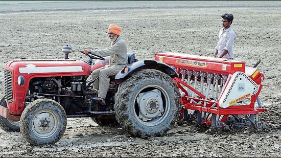 Farm mechanisation has also increased the incidence of accidents and casualties within the farmer community due to factors like unsafe machinery, lack of knowledge. (HT PHOTO)