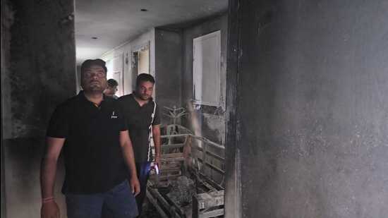 Zirakpur station fire officer Jaswant Singh said the fire was doused by residents using a fire extinguisher. (HT Photo)