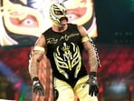Rey Mysterio faced an injury during his SmackDown fight against Santos Escobar. (WWE)