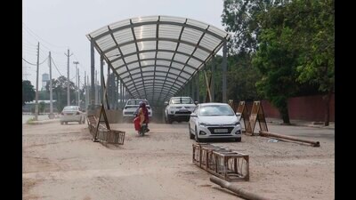 The road connecting Pakhowal Road’s Hero Bakery Chowk to Sacred Heart Convent School in Sarabha Nagar of Ludhiana is now accessible to commuters. (HT PHOTO)