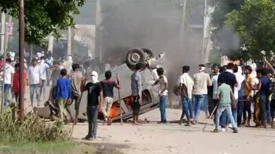 Two Home Guards were killed,over 200 people were injured and dozens of vehicles were torched in Nuh on Monday. (HT PHOTO) Two Home Guards were killed,over 200 people were injured and dozens of vehicles were torched in Nuh on Monday. (HT PHOTO)