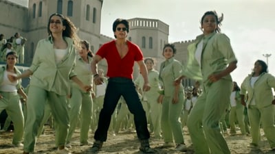 Jawan first song: Shah Rukh Khan, Sanya Malhotra and Priyamani in a still from Zinda Banda.