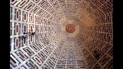 This optical illusion image will make you do a double take. (Twitter/@Rainmaker1973)