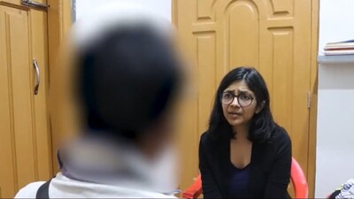 Delhi Commission for Women chief Swati Maliwal speaking to the victims' brother.