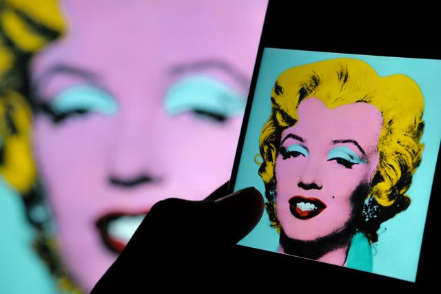 Marilyn Monroe by Andy Warhol (Shutterstock) Marilyn Monroe by Andy Warhol (Shutterstock)