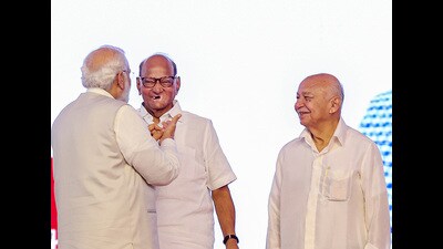 **EDS: IMAGE VIA PIB** Pune: Prime Minister Narendra Modi interacts with NCP chief Sharad Pawar and Congress leader Sushilkumar Shinde at the Lokmanya Tilak National Award ceremony, in Pune, Tuesday, Aug. 1, 2023. (PTI Photo) (PTI08_01_2023_000165B) (PTI) **EDS: IMAGE VIA PIB** Pune: Prime Minister Narendra Modi interacts with NCP chief Sharad Pawar and Congress leader Sushilkumar Shinde at the Lokmanya Tilak National Award ceremony, in Pune, Tuesday, Aug. 1, 2023. (PTI Photo) (PTI08_01_2023_000165B) (PTI)