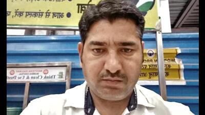 B5 coach attendant Krishna Kumar Shukla says RPF constable Chetan Singh’s posture and mannerism reminded him of Ajmal Kasab, B5 coach attendant Krishna Kumar Shukla says RPF constable Chetan Singh’s posture and mannerism reminded him of Ajmal Kasab,