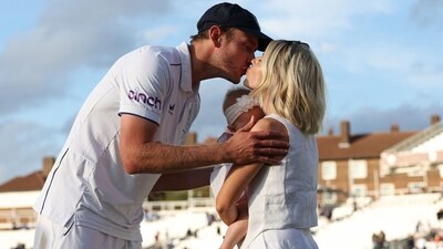 Stuart Broad kisses his partner Mollie King and child Annabella after England's victory on day 5 of the fifth Ashes Test (AFP) Stuart Broad kisses his partner Mollie King and child Annabella after England's victory on day 5 of the fifth Ashes Test (AFP)