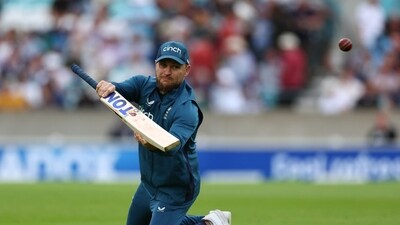 Cricket - Ashes - Fifth Test - England v Australia - The Oval, London, Britain - July 27, 2023 England head coach Brendon McCullum during a warm up ahead of Australia's first innings Action Images via Reuters/Andrew Boyers (Action Images via Reuters)