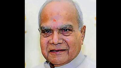 Punjab governor Banwarilal Purohit shot off a letter to chief minister Bhagwant Mann on Tuesday on the state government’s plan for doorstep delivery of wheat flour, seeking its reply to a letter sent last year by his office pointing out anomalies in the scheme. Punjab governor Banwarilal Purohit shot off a letter to chief minister Bhagwant Mann on Tuesday on the state government’s plan for doorstep delivery of wheat flour, seeking its reply to a letter sent last year by his office pointing out anomalies in the scheme.