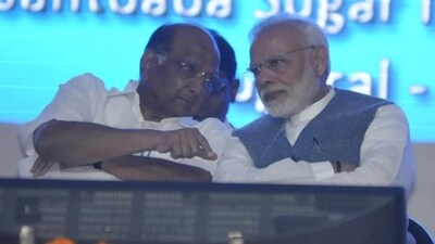 Sharad Pawar (L) will attend the event on August 1 as chief guest when PM Modi will be conferred with the Tilak Award. (HT PHOTO)