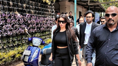 Bollywood actor Nora Fatehi arrives to appear at Patiala House court in connection with the money laundering case linked to alleged conman Sukesh Chandrashekhar, in New Delhi, Monday. (PTI)