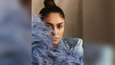 Mrunal's post quickly went viral on social media, garnering more than 400k likes and numerous comments from her followers, who showered her with praise and compliments. (Instagram/@mrunalthakur) Mrunal's post quickly went viral on social media, garnering more than 400k likes and numerous comments from her followers, who showered her with praise and compliments. (Instagram/@mrunalthakur)