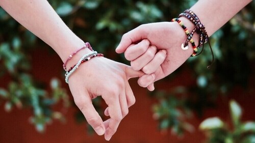 Make friendship bracelets to celebrate Friendship Day. (Pexels) Make friendship bracelets to celebrate Friendship Day. (Pexels)