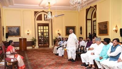 A delegation of I.N.D.I.A MPs led by Congress president Mallikarjun Kharge meet President Droupadi Murmu over Manipur at Rashtrapati Bhavan in New Delhi on Wednesday (HT Photo) A delegation of I.N.D.I.A MPs led by Congress president Mallikarjun Kharge meet President Droupadi Murmu over Manipur at Rashtrapati Bhavan in New Delhi on Wednesday (HT Photo)