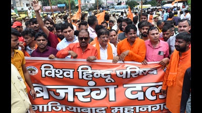 Bajrang Dal workers and VHP workers took to the streets to mark their protest against the violence in Nuh, Haryana, in Indirapuram. (Sakib Ali/HT Photo) Bajrang Dal workers and VHP workers took to the streets to mark their protest against the violence in Nuh, Haryana, in Indirapuram. (Sakib Ali/HT Photo)