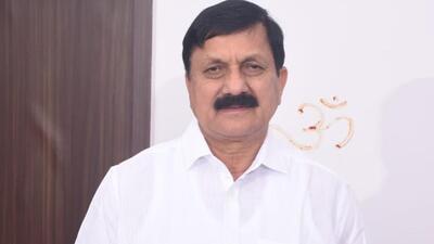 Former Karnataka home minister andBJP MLA Araga Jnanendra has made objectionable reference to the complexion of Congress president Mallikarjun Kharge, prompting the ruling party in the state to demand his expulsion from BJP. (HT Photo) Former Karnataka home minister andBJP MLA Araga Jnanendra has made objectionable reference to the complexion of Congress president Mallikarjun Kharge, prompting the ruling party in the state to demand his expulsion from BJP. (HT Photo)