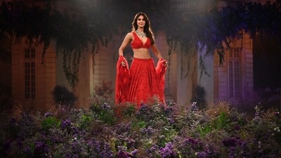 Vaani Kapoor's ensemble featured esque handcrafted details over the blouse, skirt and dupatta. (AFP) Vaani Kapoor's ensemble featured esque handcrafted details over the blouse, skirt and dupatta. (AFP)