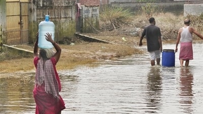 2 dead, several fall ill over suspected case of water contamination in Karnataka. (Picture for representation) 2 dead, several fall ill over suspected case of water contamination in Karnataka. (Picture for representation)