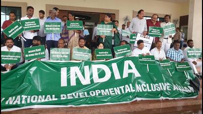 Members of the ruling alliance in Jharkhand stage a protest outside the assembly over the Manipur violence. (HT) Members of the ruling alliance in Jharkhand stage a protest outside the assembly over the Manipur violence. (HT)