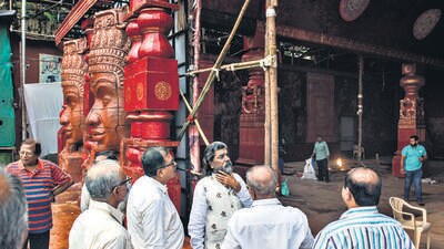 Mumbai, India - September 29, 2022: Indian art director Nitin Desai inspects the ongoing work of the Durga Puja pandal designed by him, at Shivaji Park, Dadar, in Mumbai, India, on Thursday, September 29, 2022. (Photo by Pratik Chorge/Hindustan Times) (Pratik Chorge/HT PHOTO) Mumbai, India - September 29, 2022: Indian art director Nitin Desai inspects the ongoing work of the Durga Puja pandal designed by him, at Shivaji Park, Dadar, in Mumbai, India, on Thursday, September 29, 2022. (Photo by Pratik Chorge/Hindustan Times) (Pratik Chorge/HT PHOTO)