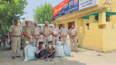The arrested accused have been identified as Sahil Bhatia and Taranjeet Singh of SBS Nagar. Police said the arrested accused were on the way to J&K to smuggle the drugs on the instructions of notorious jailed gangster Preet Sekhon. The arrested accused have been identified as Sahil Bhatia and Taranjeet Singh of SBS Nagar. Police said the arrested accused were on the way to J&K to smuggle the drugs on the instructions of notorious jailed gangster Preet Sekhon.
