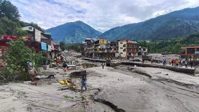 The Beas river washed away buildings on the riverbank in Mandi and other places in Himachal Pradesh. This is a prime example of bad planning and ineffective bylaws. (HT file photo)