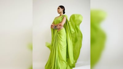 Sobhita Dhulipala flaunted her healthy skin by wearing minimal makeup featuring kohl eyes and neutral lips. (Instagram/@sobhitad)