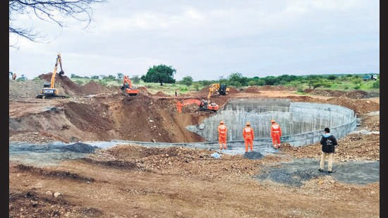 Search and rescue operation by National Disaster Response Force (NDRF) team at Mhasobawadi in Pune district (HT PHOTO)