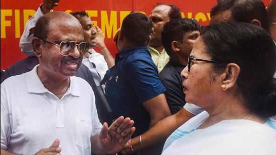There was an initial phase of bonhomie between West Bengal governor CV Ananda Bose and chief minister Mamata Banerjee but it did not last for very long (PTI)