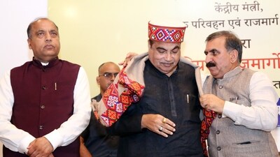 Union Minister Nitin Gadkari being felicitated by Himachal Chief Minister Sukhvinder Singh Sukhu as BJP leader Jai Ram Thakur looks on during a meeting, in Manali on Tuesday. (ANI Photo) Union Minister Nitin Gadkari being felicitated by Himachal Chief Minister Sukhvinder Singh Sukhu as BJP leader Jai Ram Thakur looks on during a meeting, in Manali on Tuesday. (ANI Photo)
