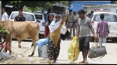 Migrants leave a slum in Gurugram’s Sector 70A on Thursday, days after communal violence broke out in Haryana, leading to the death of six people. (Parveen Kumar/HT Photo) Migrants leave a slum in Gurugram’s Sector 70A on Thursday, days after communal violence broke out in Haryana, leading to the death of six people. (Parveen Kumar/HT Photo)