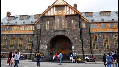 The upper floor of the Town Hall houses the offices of the mayor, deputy mayor and commissioner, while the lower portion has a meeting room in addition to the various other offices of Shimla municipal corporation. (HT Photo) The upper floor of the Town Hall houses the offices of the mayor, deputy mayor and commissioner, while the lower portion has a meeting room in addition to the various other offices of Shimla municipal corporation. (HT Photo)